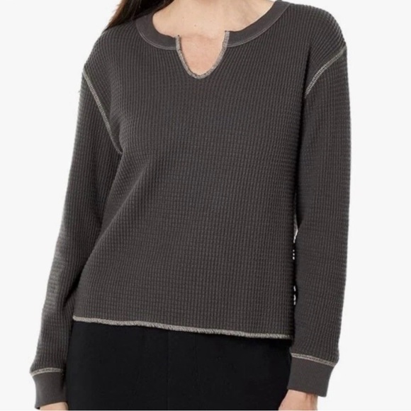 Madewell Tops - MADEWELL Waffle Split-Neck Crop Tee in Coal Size Large